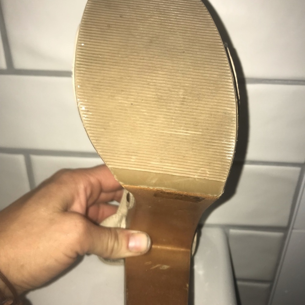 High heeled strap - Picture 3 of 3